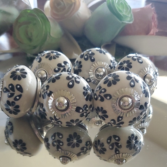 P12 Floral Ceramic Knobs with Black Pattern - Picture 1 of 5